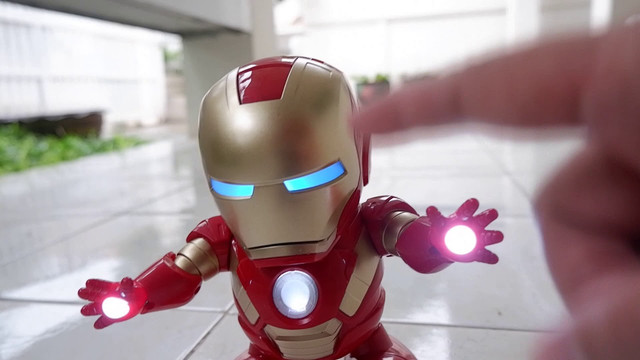 Интерактивная игрушка Танцующий герой Марвел Dance Hero Iron Man.