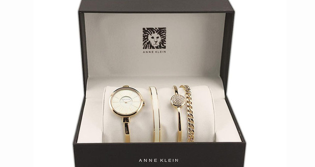 Часы Anne Klein с браслетами в подарочной упаковке.